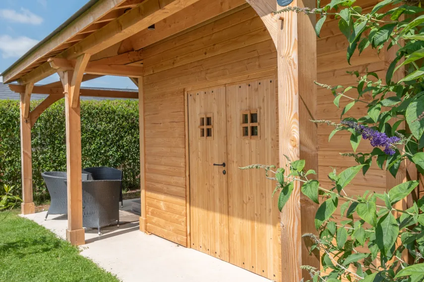 Poolhouse 2 pans avec abri intégré à Jodoigne