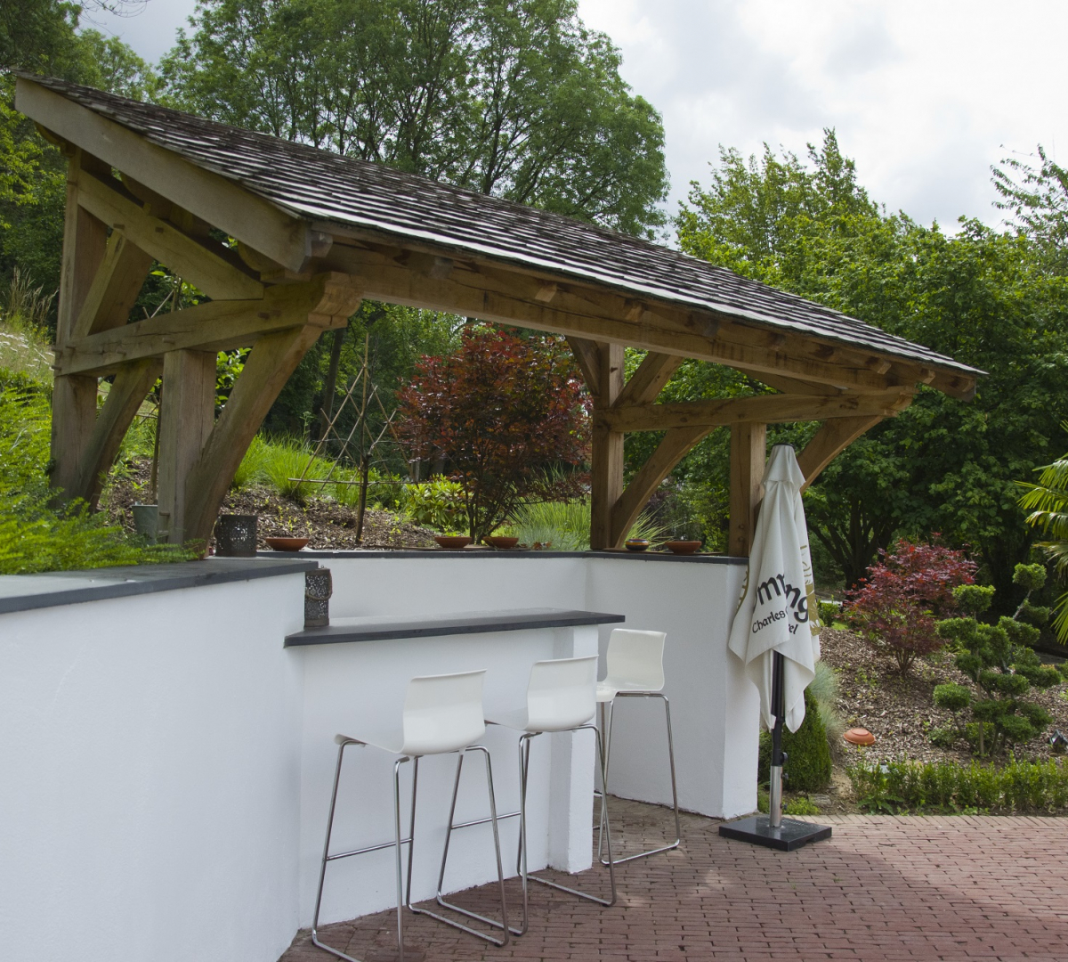 Bar de piscine avec charpente traditionnelle en Brabant Wallon